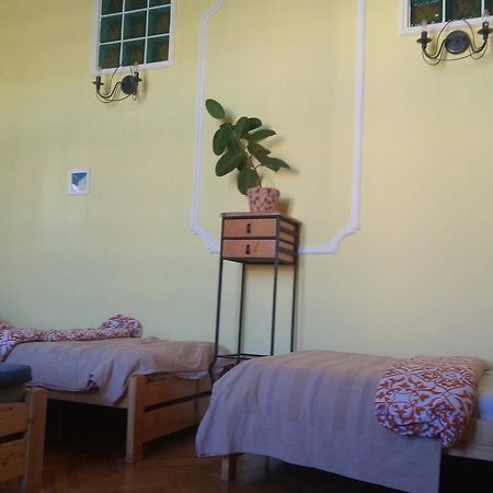 Downtown Oasis Hostel Boedapest Buitenkant foto